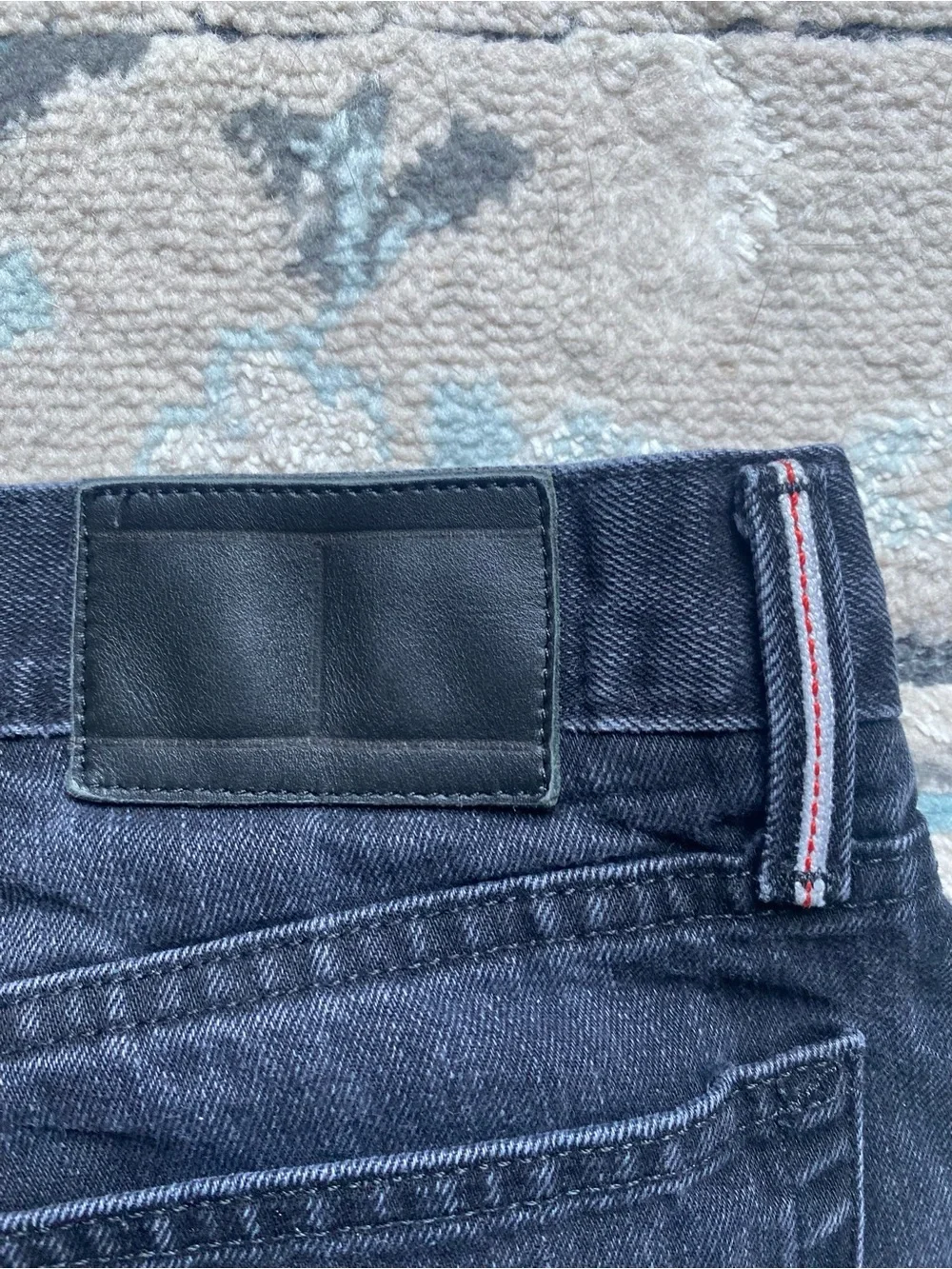 Tommy Hilfiger Men's Dark Black Slim Straight Jeans 32x32